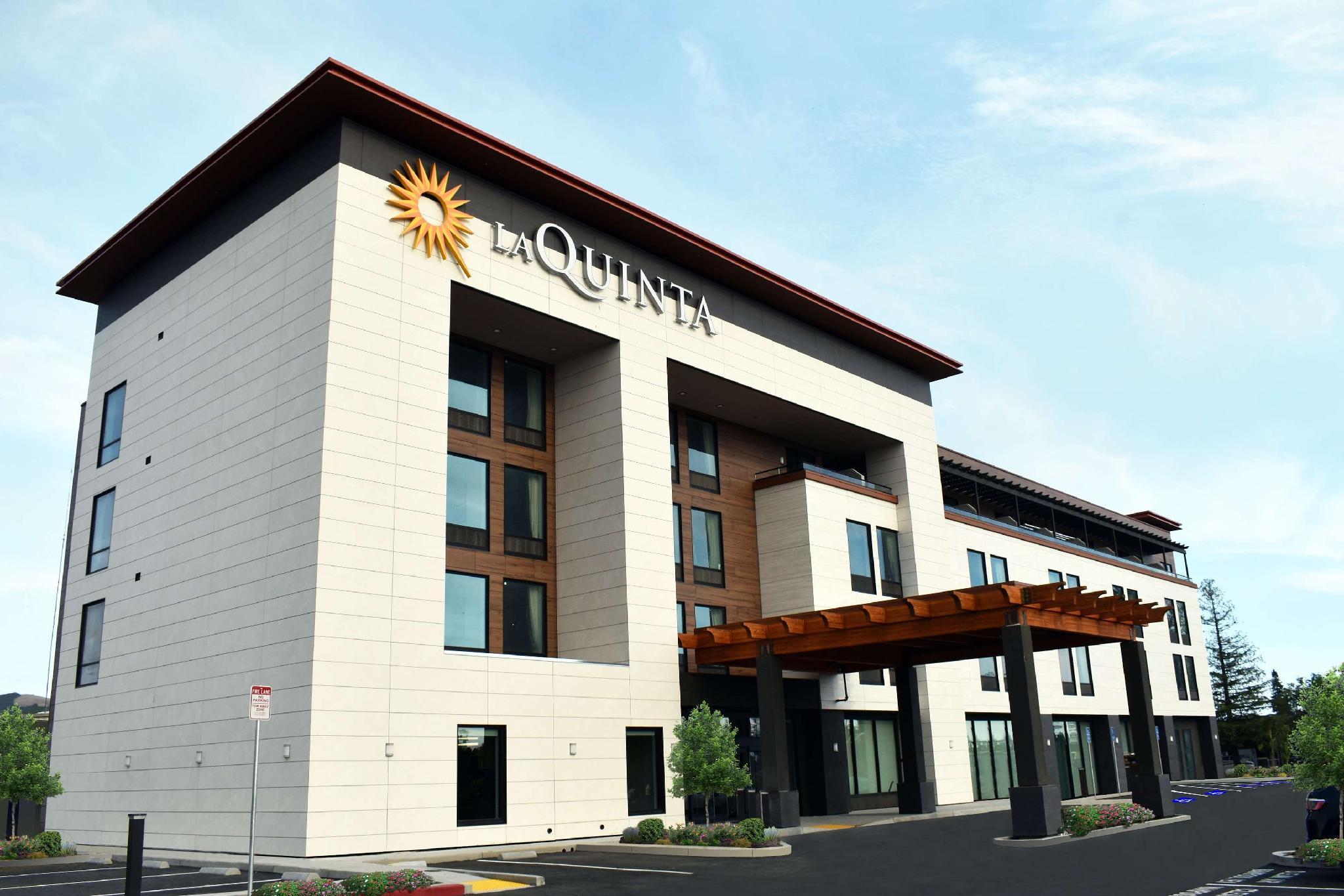 La Quinta Inn & Suites By Wyndham Santa Rosa Sonoma Extérieur photo